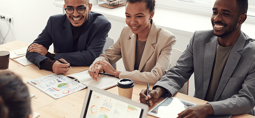 Why Companies Need Independent Employee Benefit Consultants smiling consultants